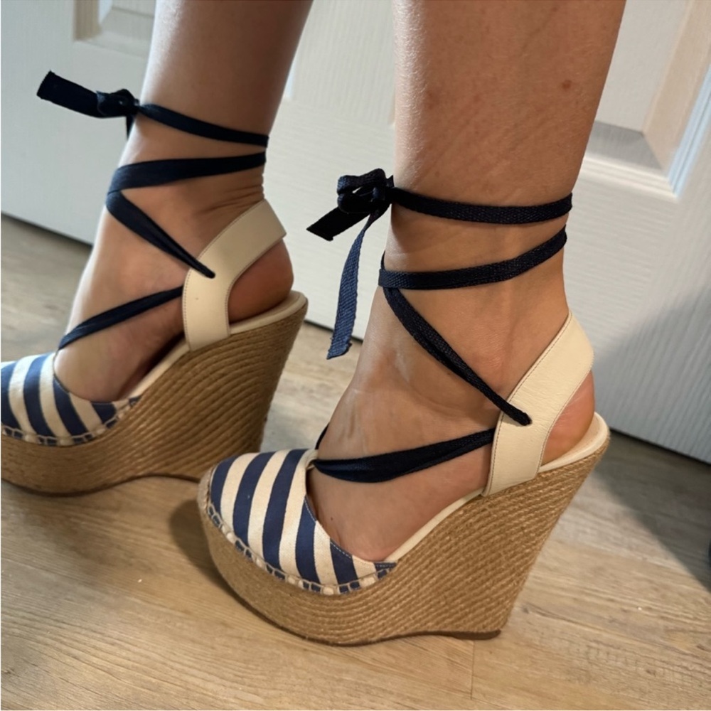 NEW IN BOX GUCCI WEDGE ESPADRILLES - Picture 4 of 12